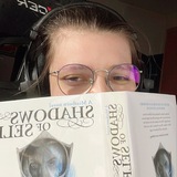 Shiny Stardust Reads✨